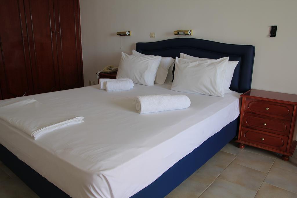 Mediterranean Hotel Karpathos Town  Room photo